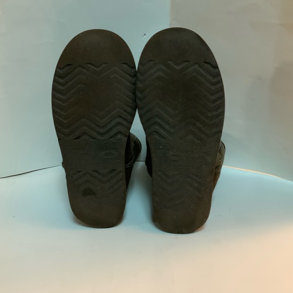 Ugg Classic Short - Picture 11 of 11